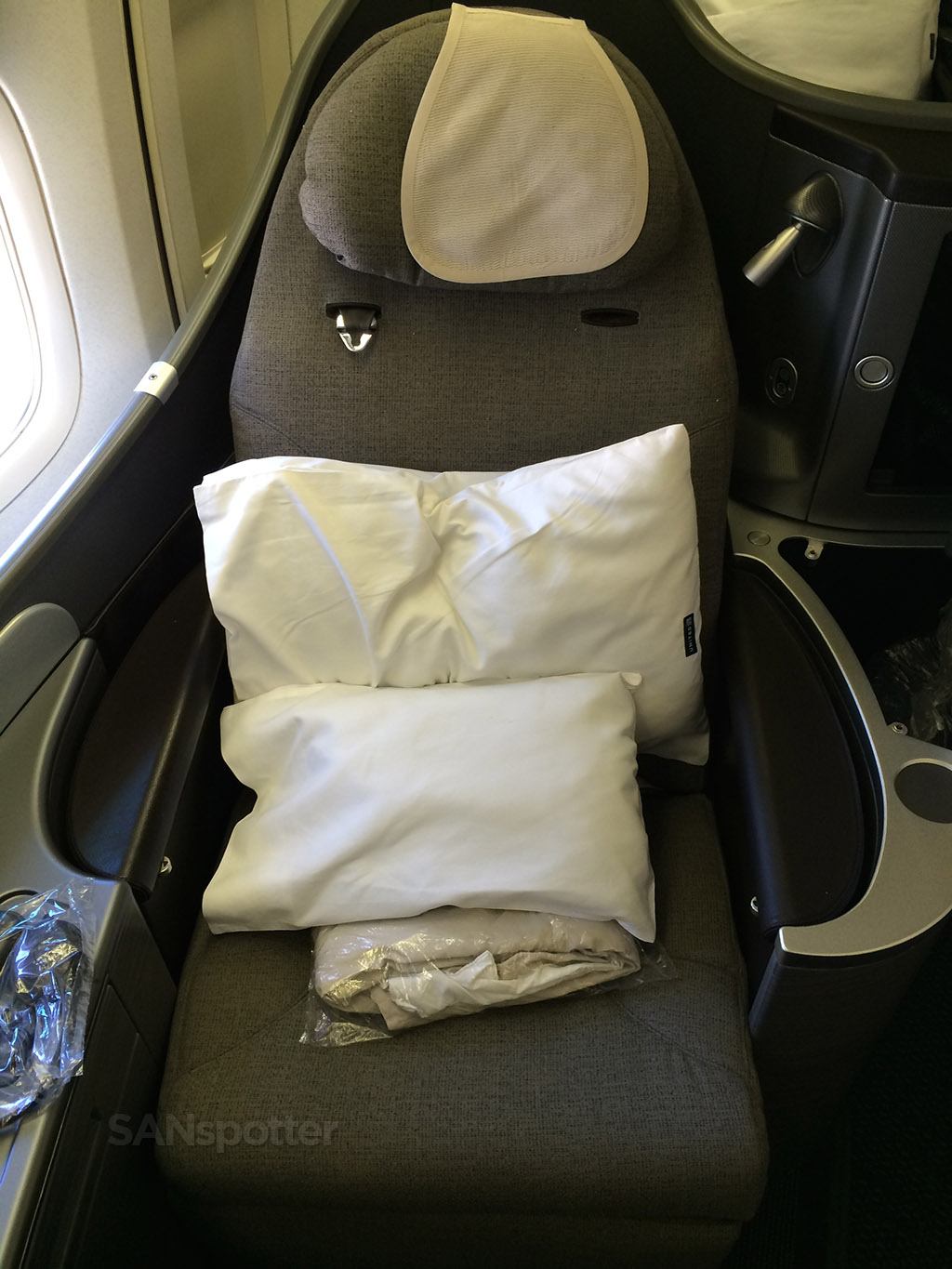 united global first pillows and blankets