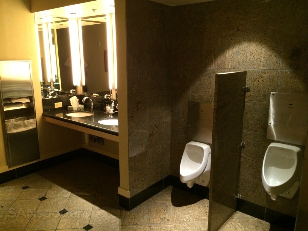 men's bathroom united global first lounge sfo
