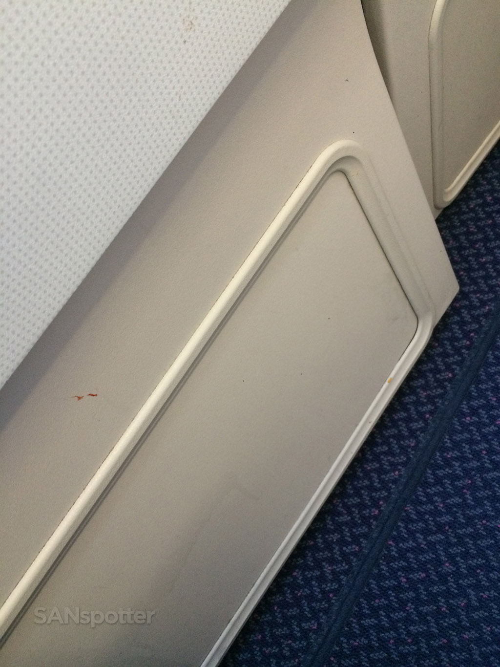 air china business class dirty walls