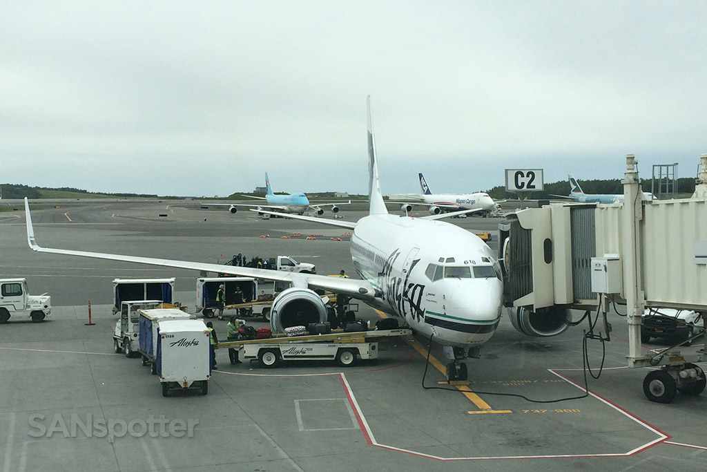 alaska 737-700 at ANC