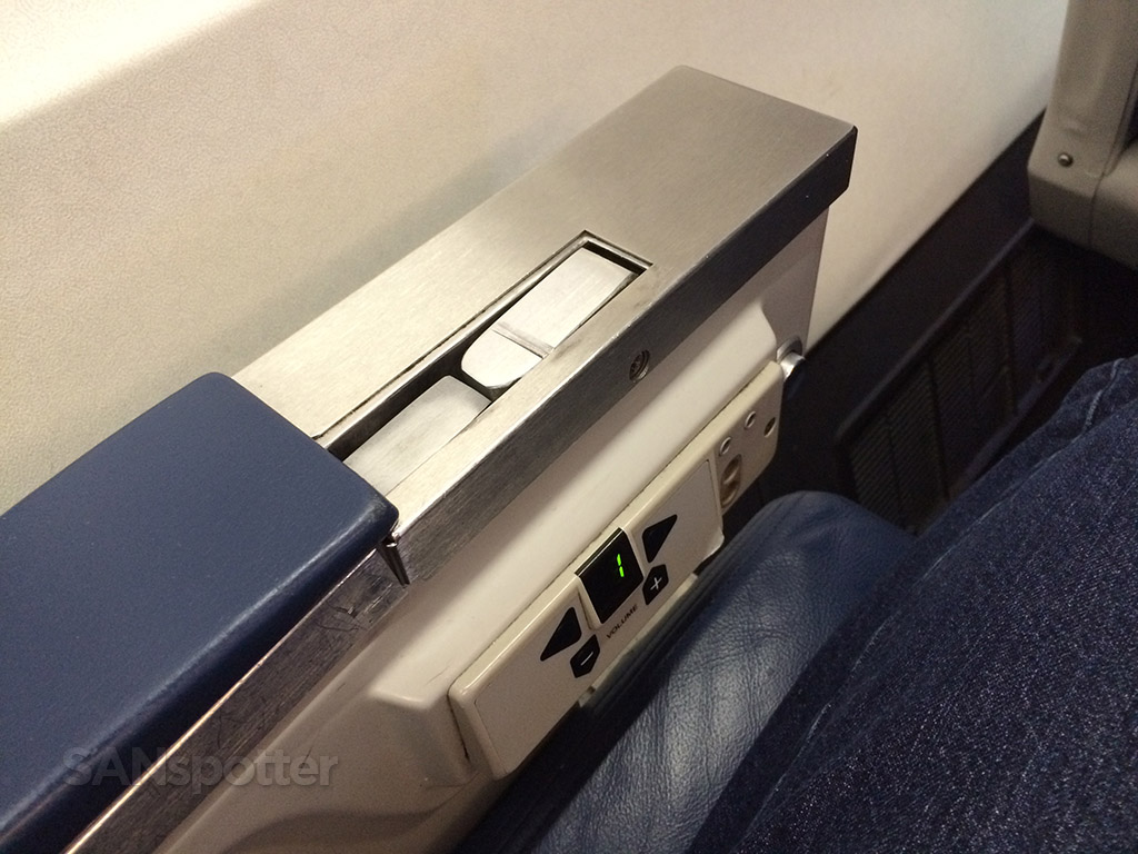 Delta Airlines 757-200 first class seat arm rest