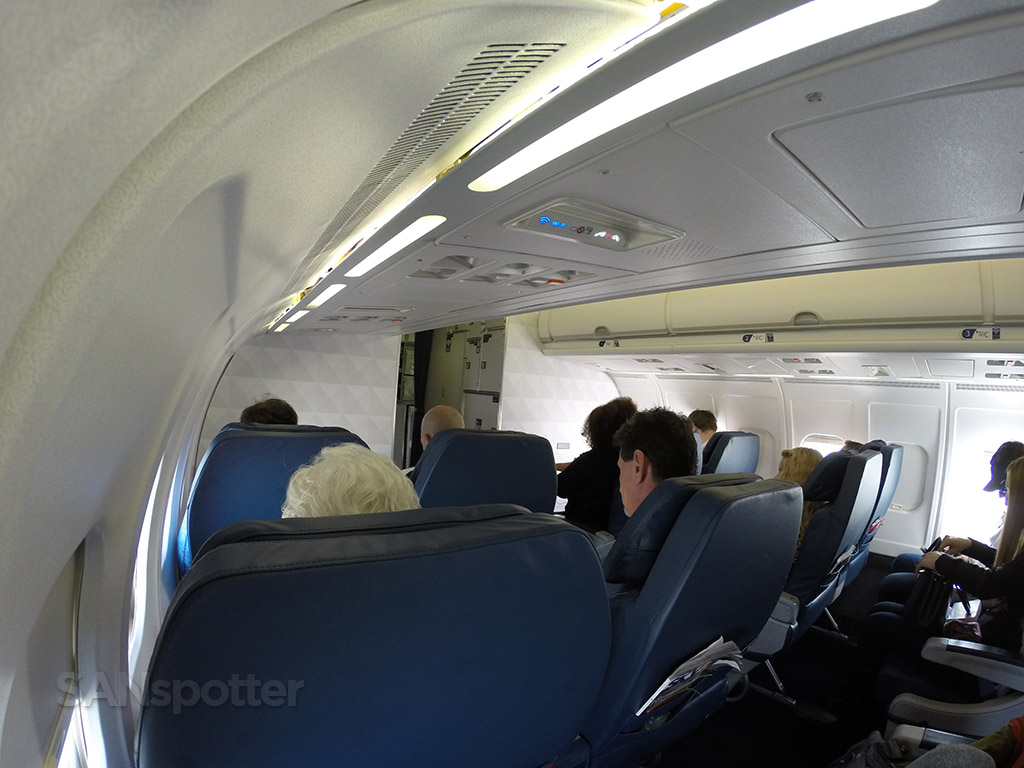 delta md-88 first class cabin