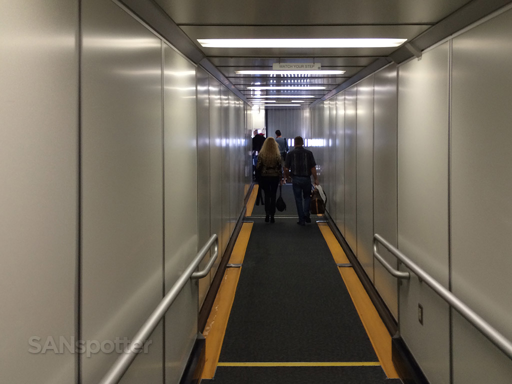 gate c3 jet bridge west palm beach airport