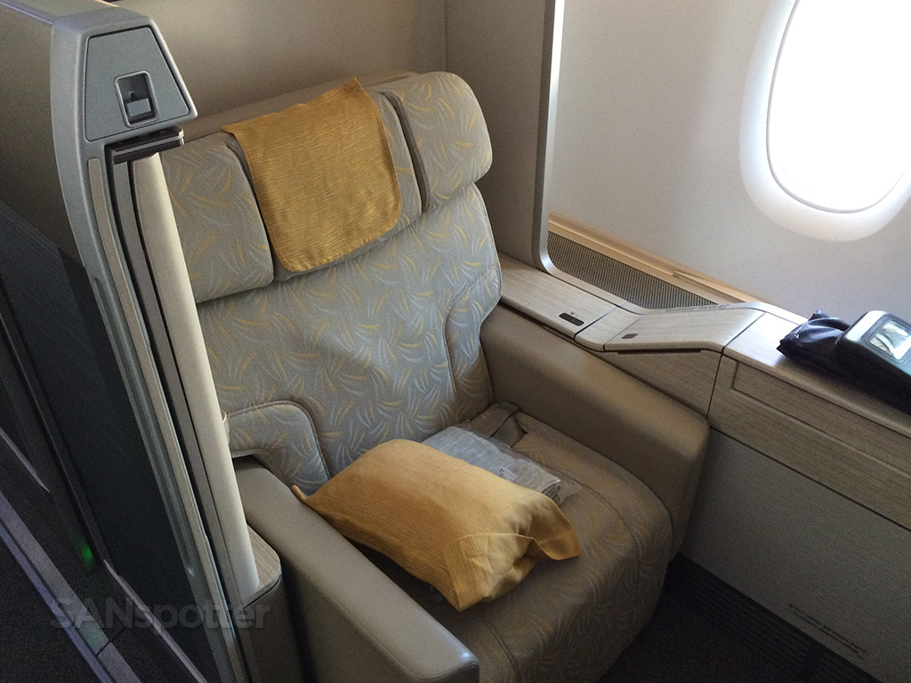 Seat 1A asiana a380 first suite class