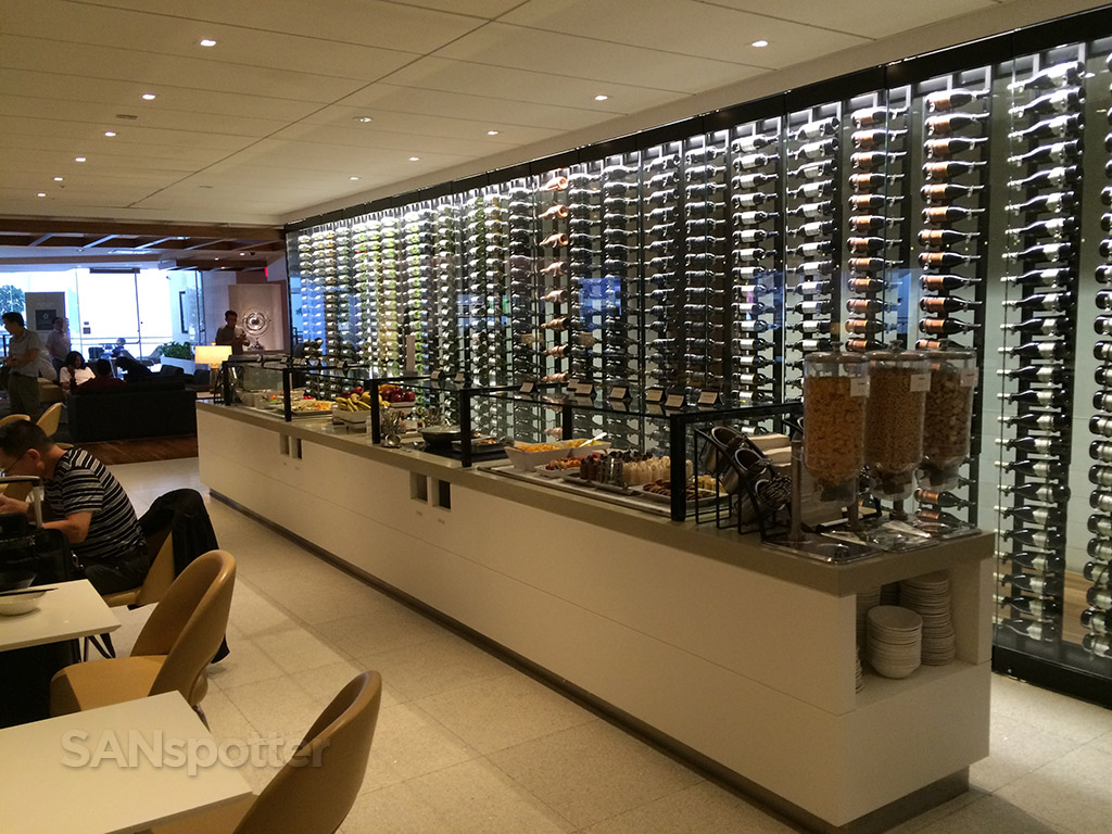 lax star alliance lounge food