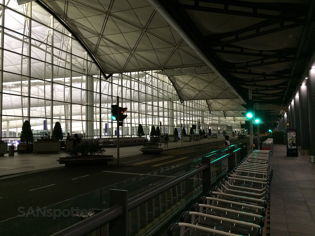hong kong airport exterior