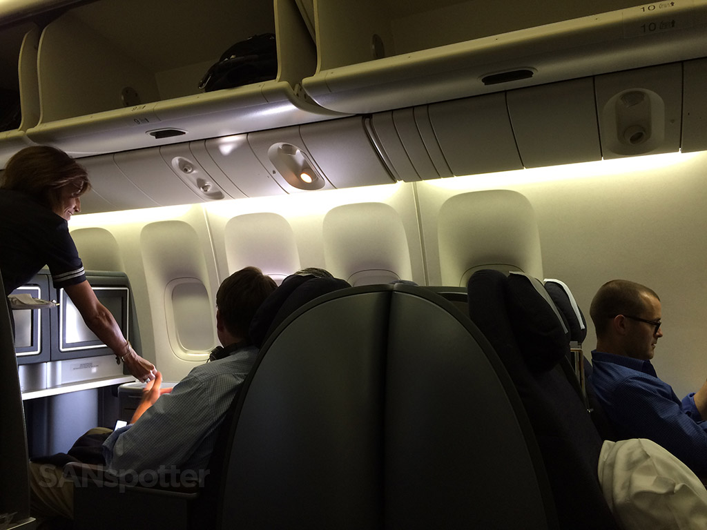 united airlines business class cabin