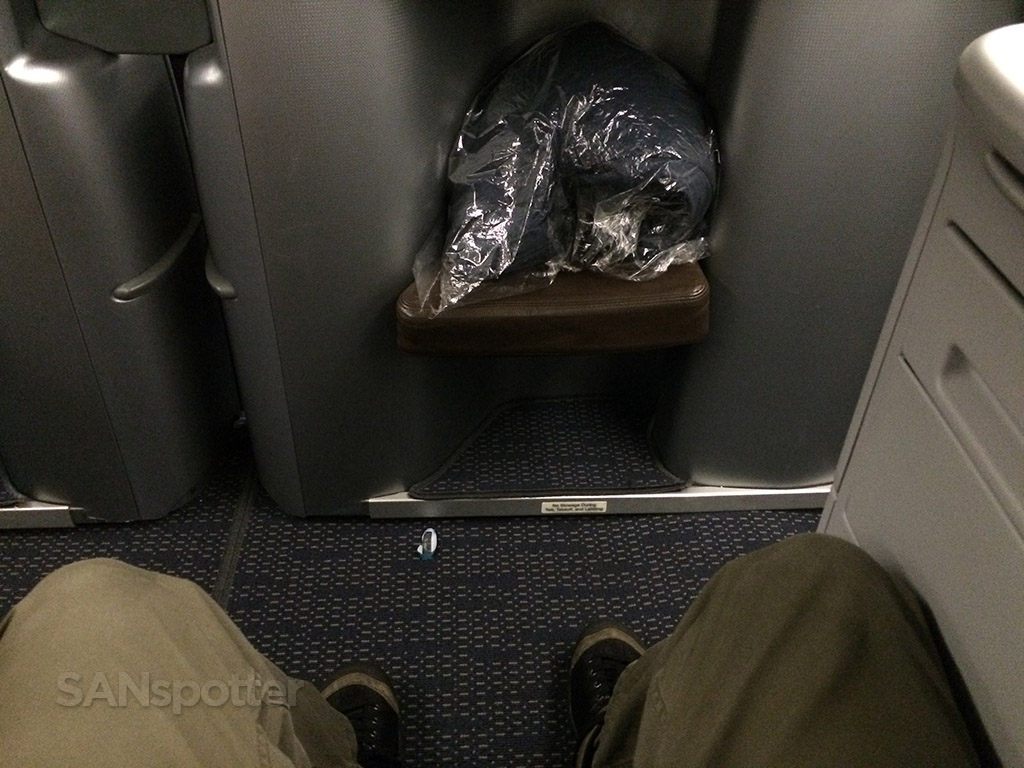 united business class foot room