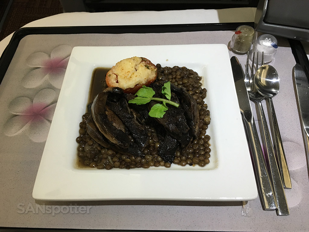 hawaiian airlines first class main course