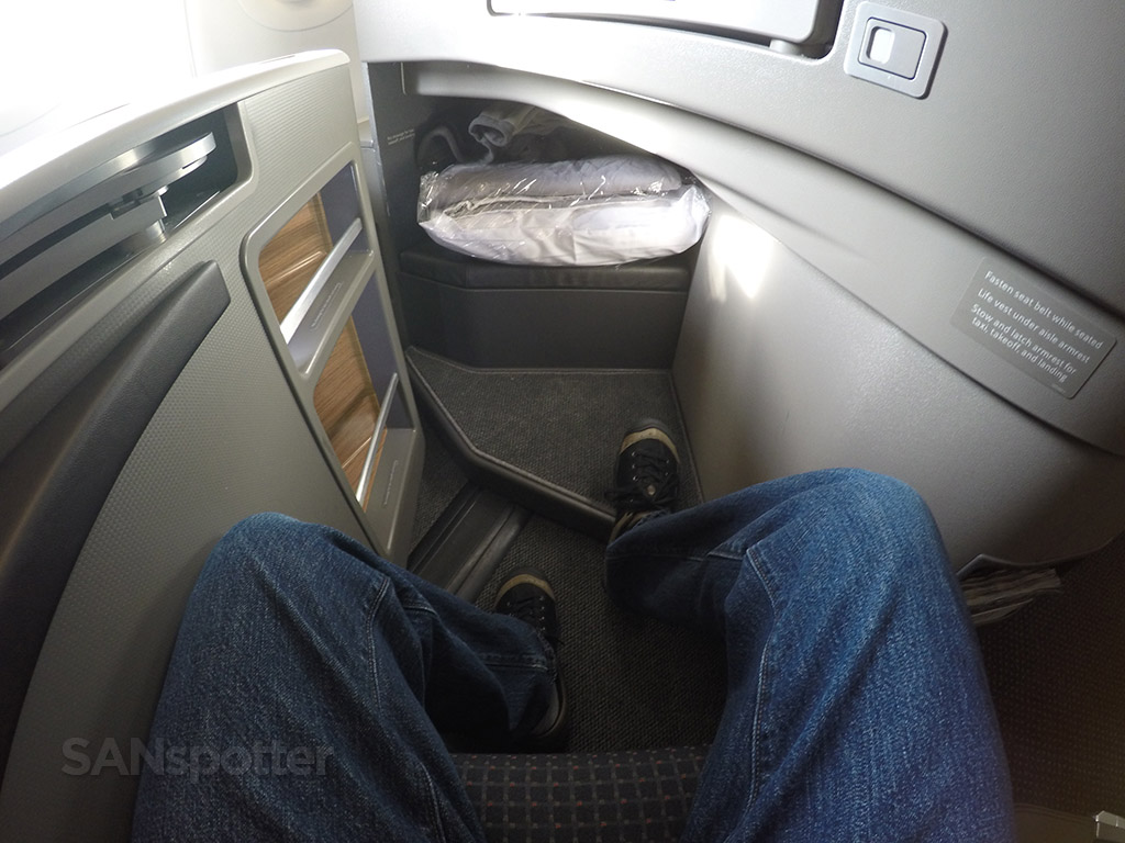 american airlines first class leg room