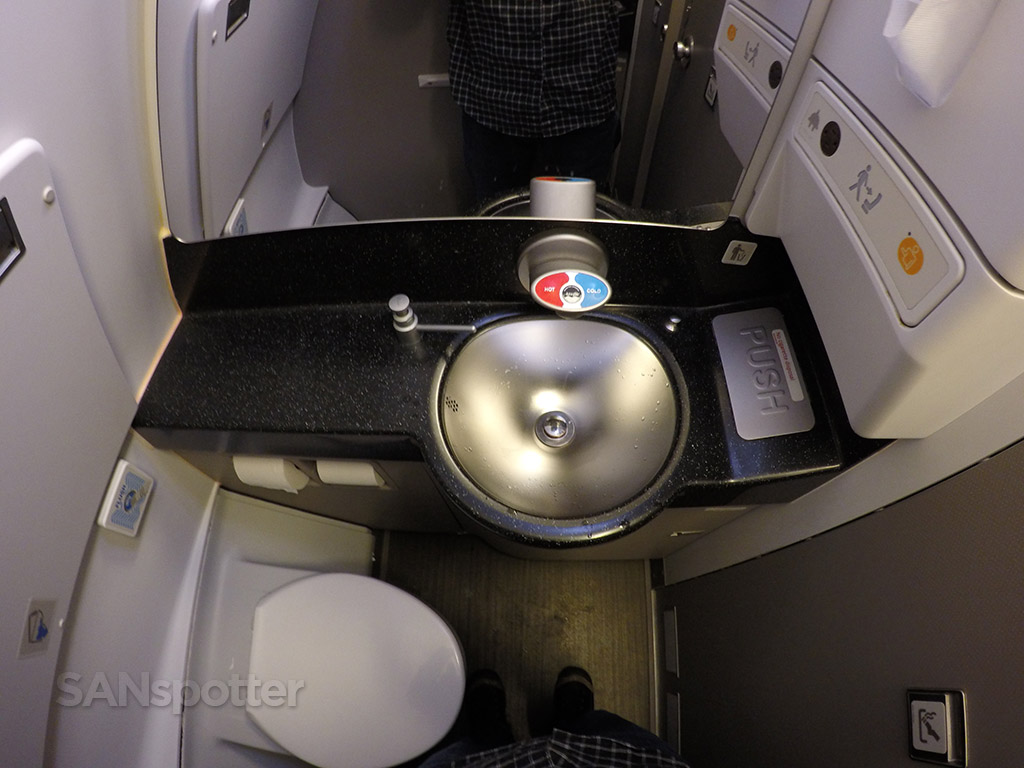 american airlines a321 first class bathroom