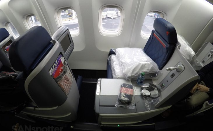 Delta Airlines 767-300 business class (Delta One) New York to Los Angeles