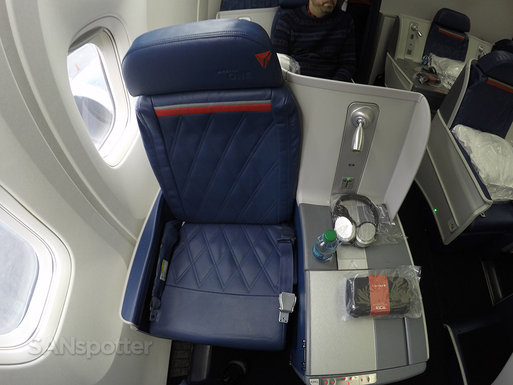 delta one business class seat