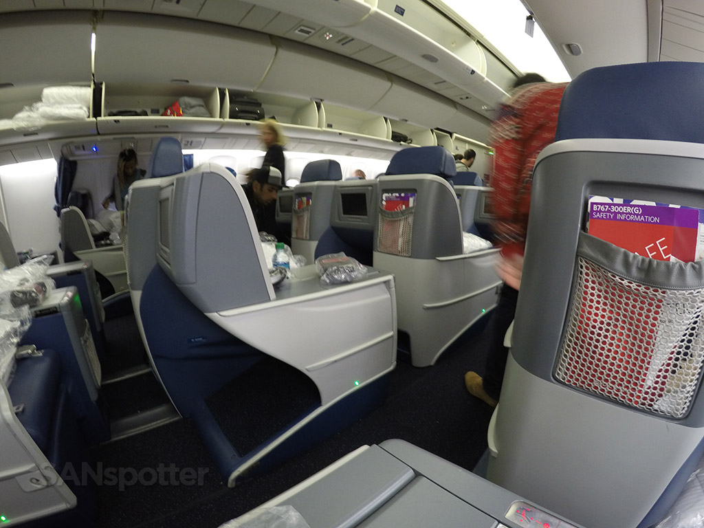 delta one business class cabin