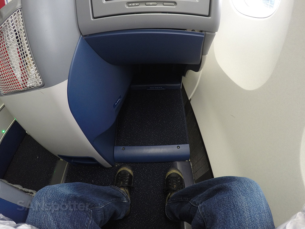 delta one business class leg room