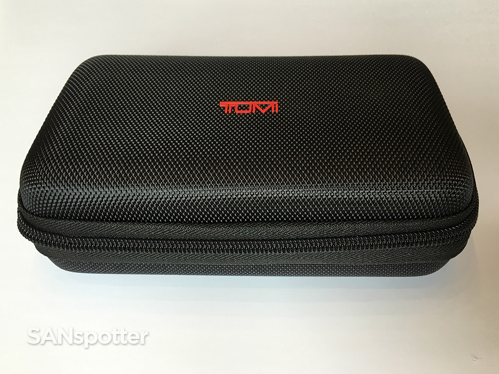 delta one amenity kit by tumi