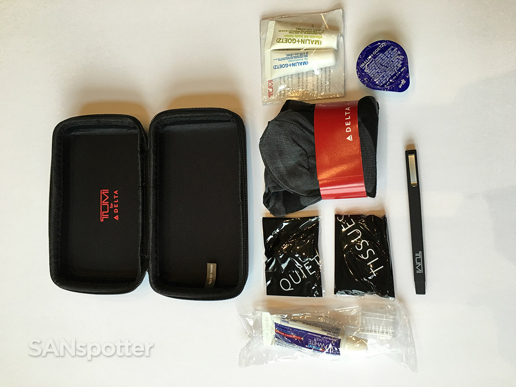  Tumi for Delta amenity kit