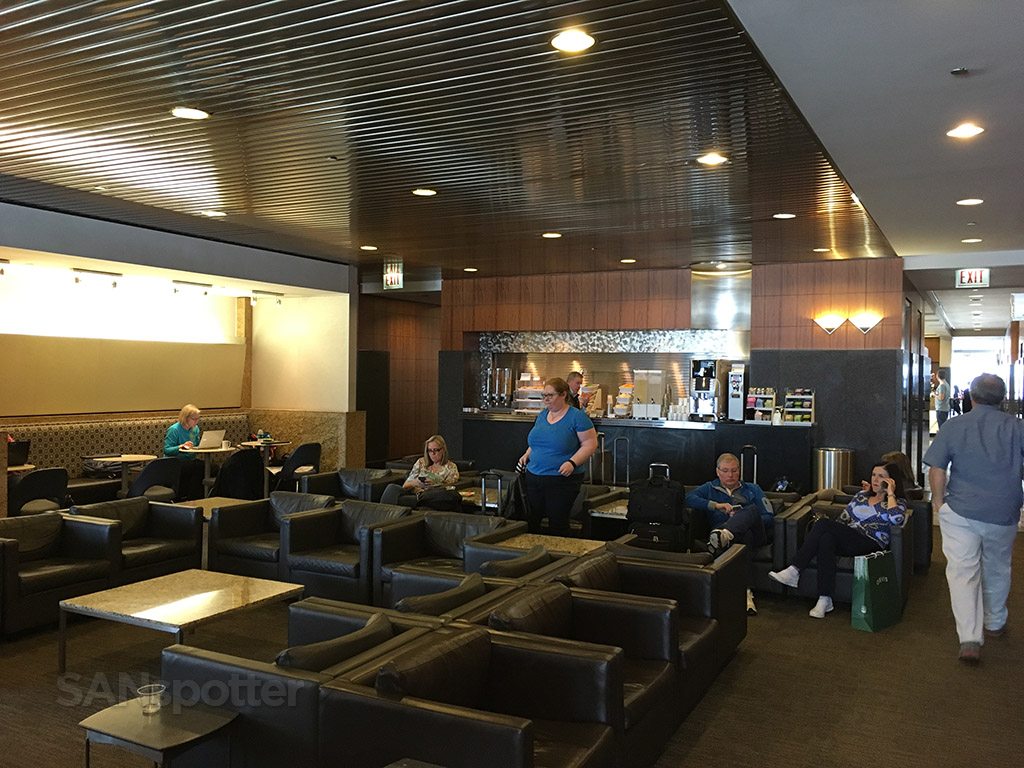 american airlines admirals club o'hare