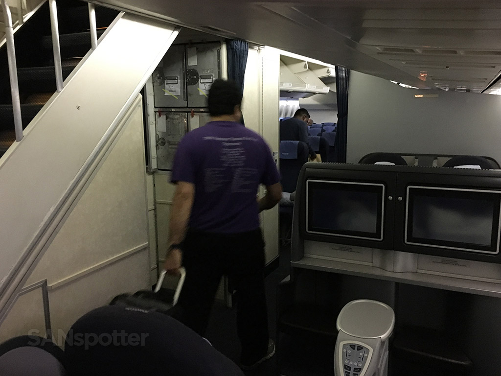 united airlines 747-400 business class cabin