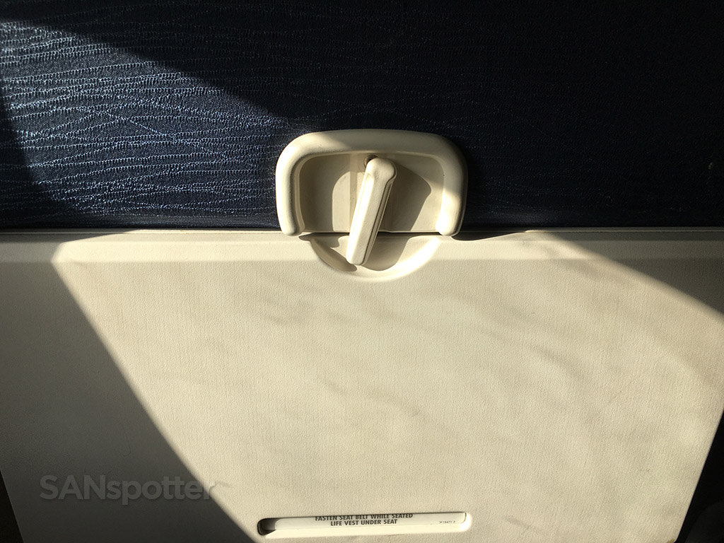 united airlines 747-400 tray table