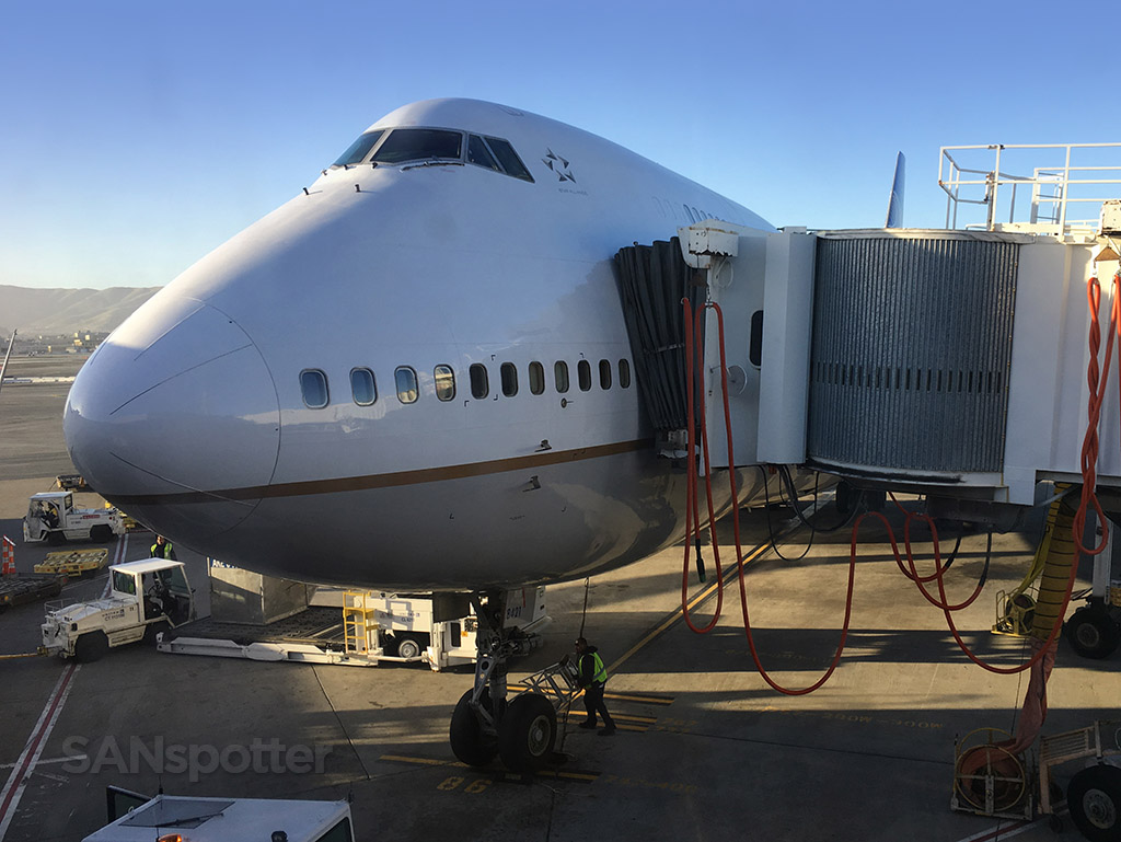 united airlines 747-400 N121UA