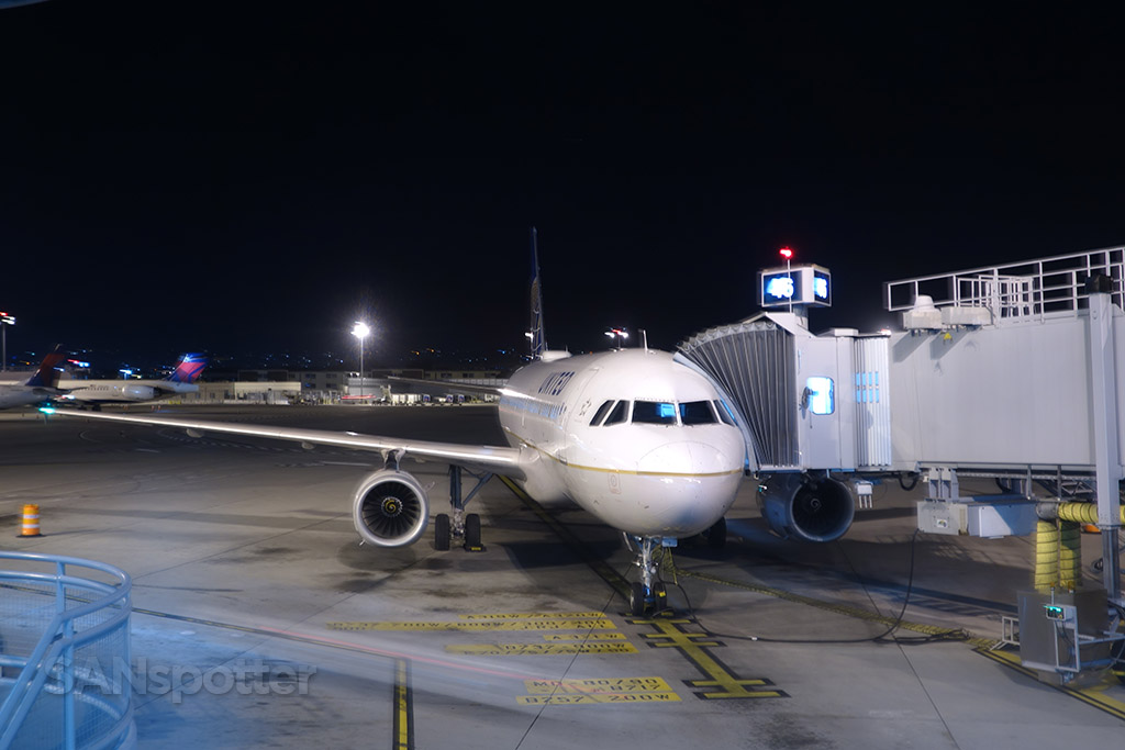 united a320 n462ua san diego airport