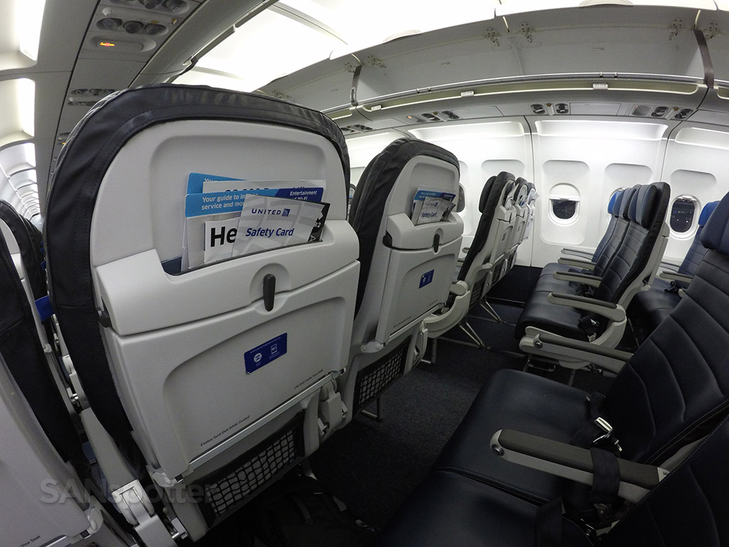 united airlines a320 economy class cabin