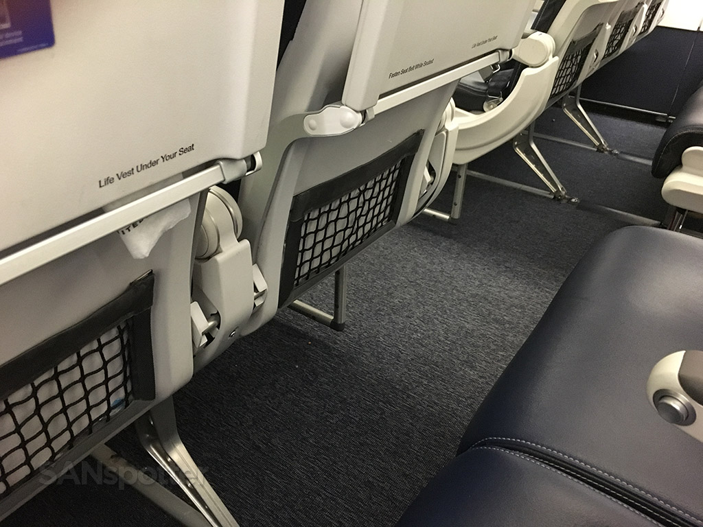 united a320 economy class foot room