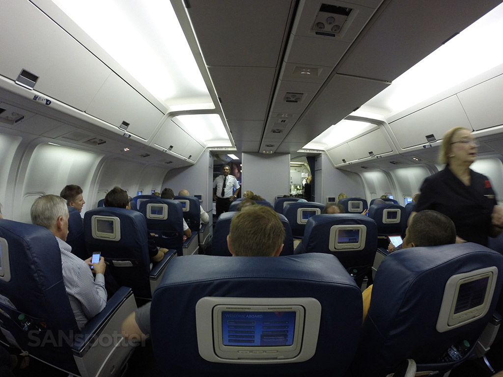 delta airlines 767 first class cabin