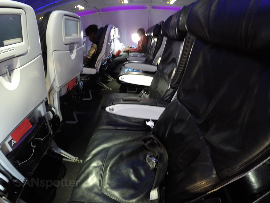 virgin america main cabin seat pitch