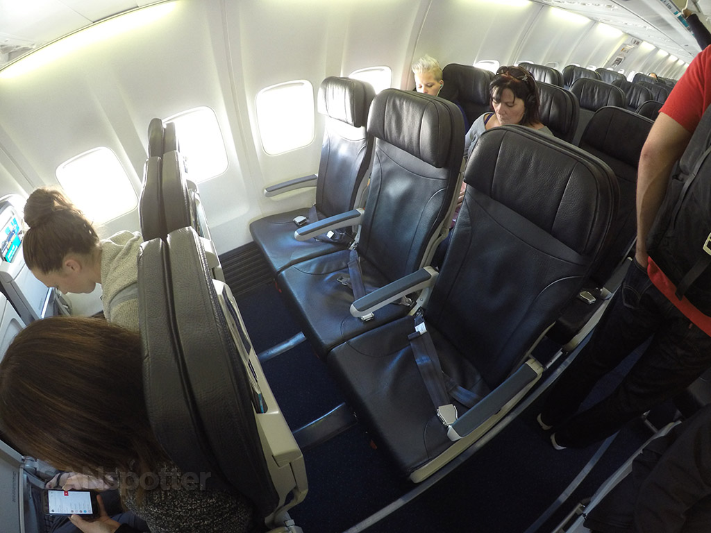 WestJet 737-700 main cabin (economy class) SAN-YYC – SANspotter
