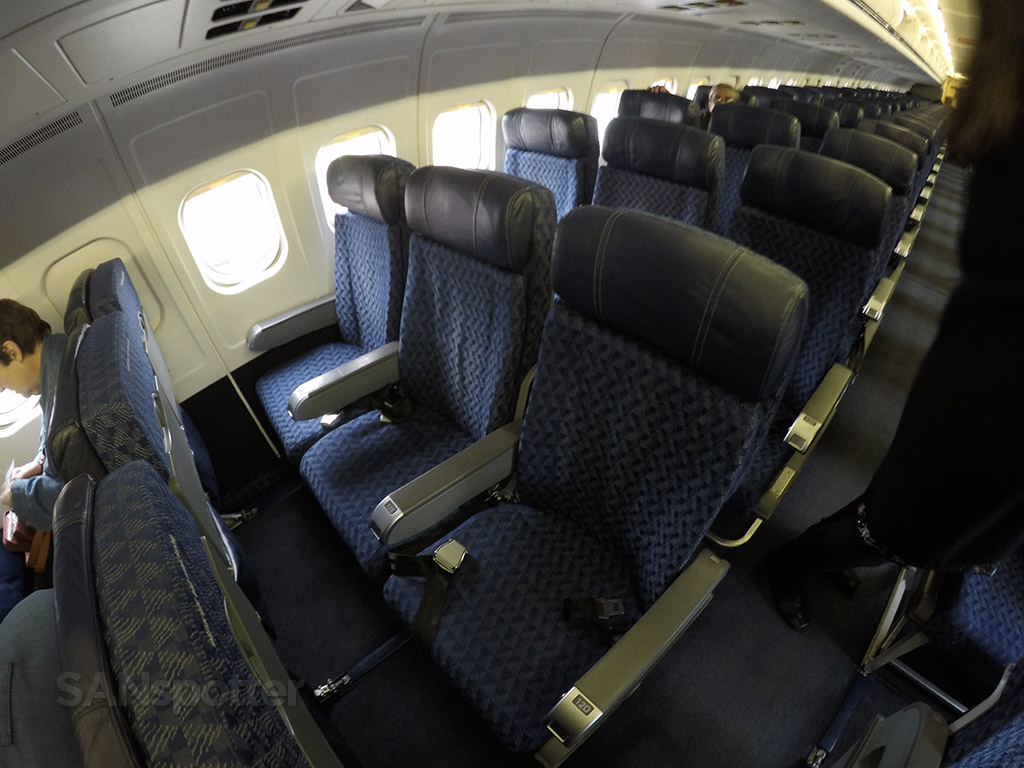 American Airlines MD-83 economy class seats
