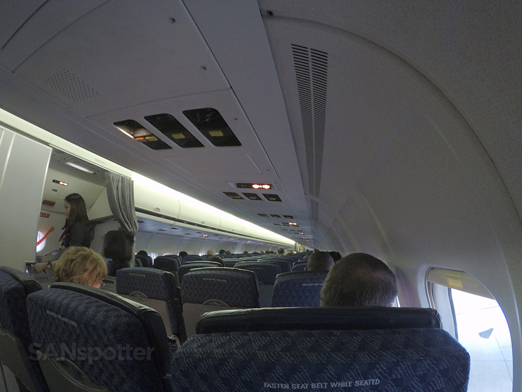 american airlines md-83 interior