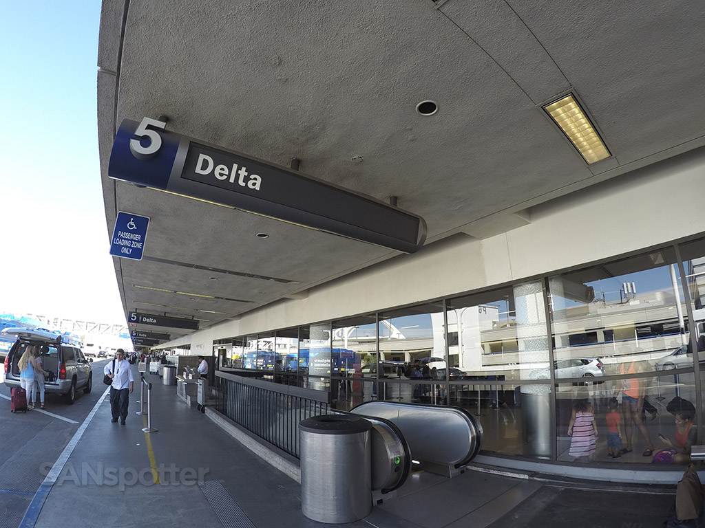 LAX terminal 5 Delta Airlines