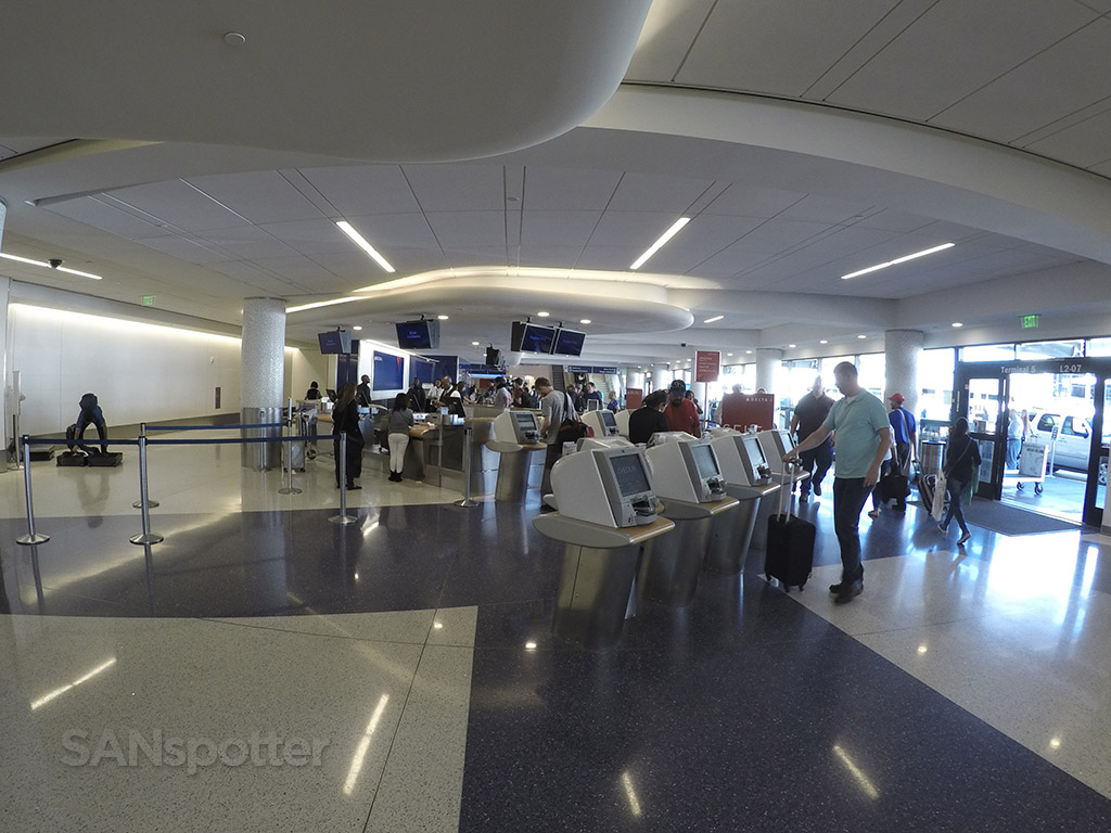 delta airlines terminal 5 checkin LAX