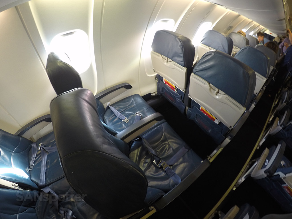 delta connection CRJ-900 economy class seats
