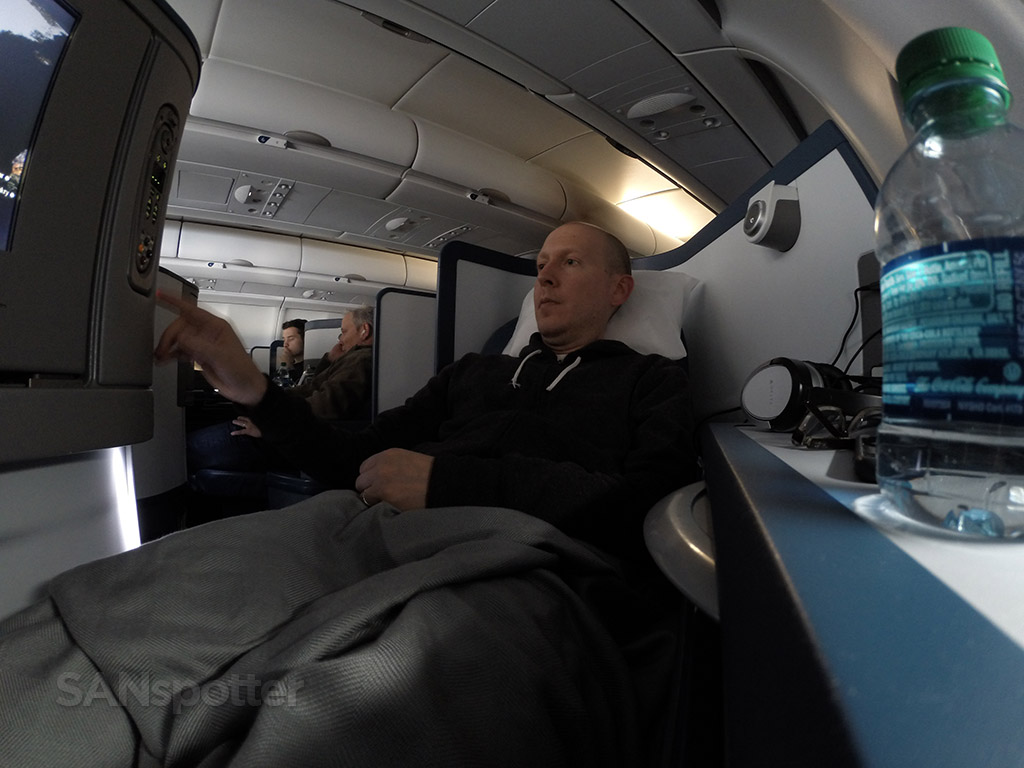 Delta One lie flat seat