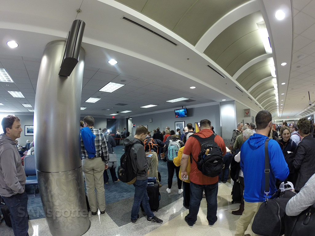 gate E12 ATL