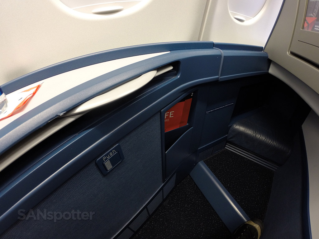 Delta One A330-300 seat