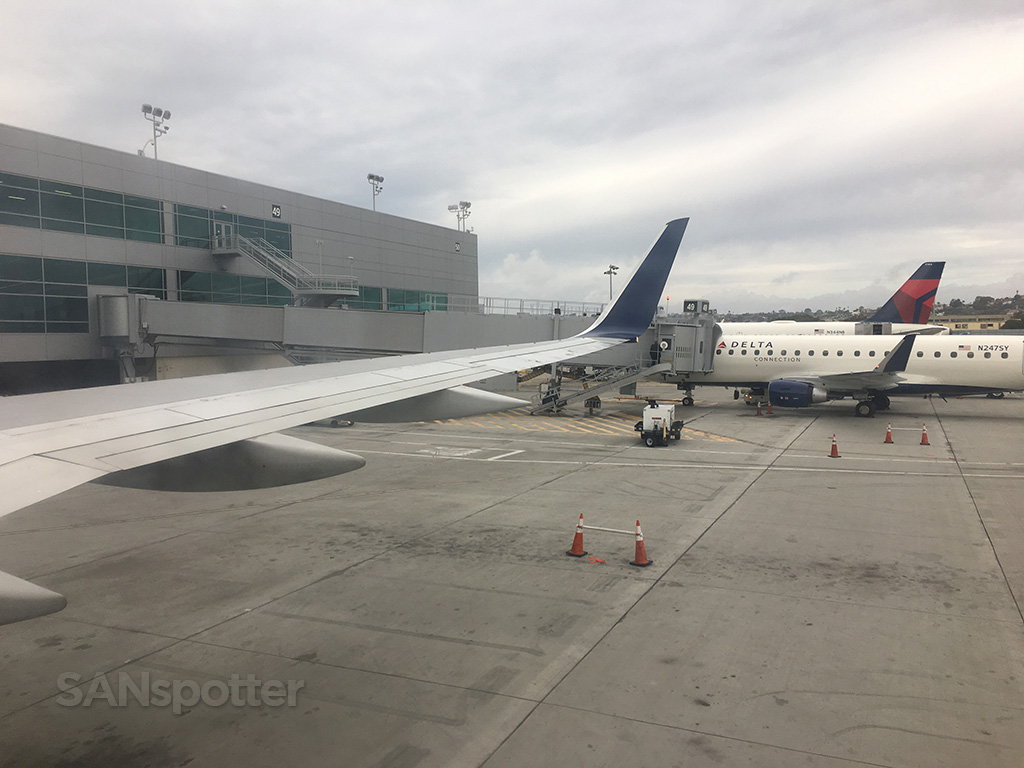 delta 757-300 wing