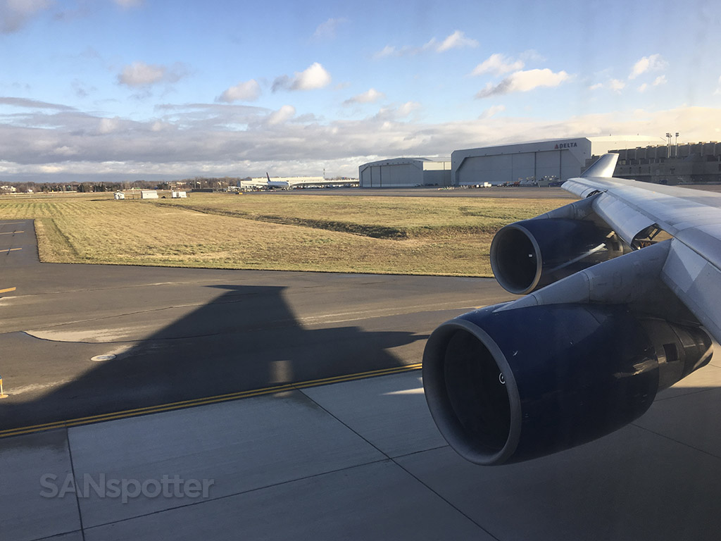 747 departure Detroit airport