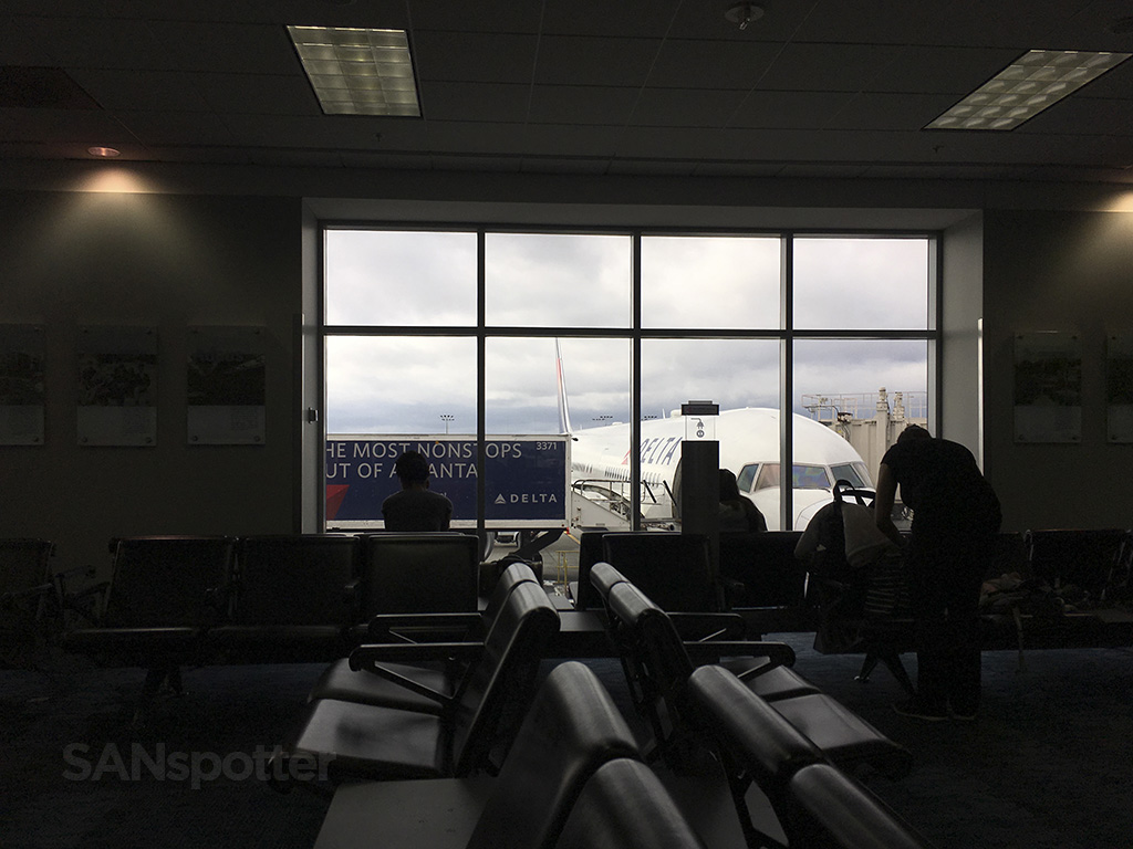 delta 767-400 ATL airport