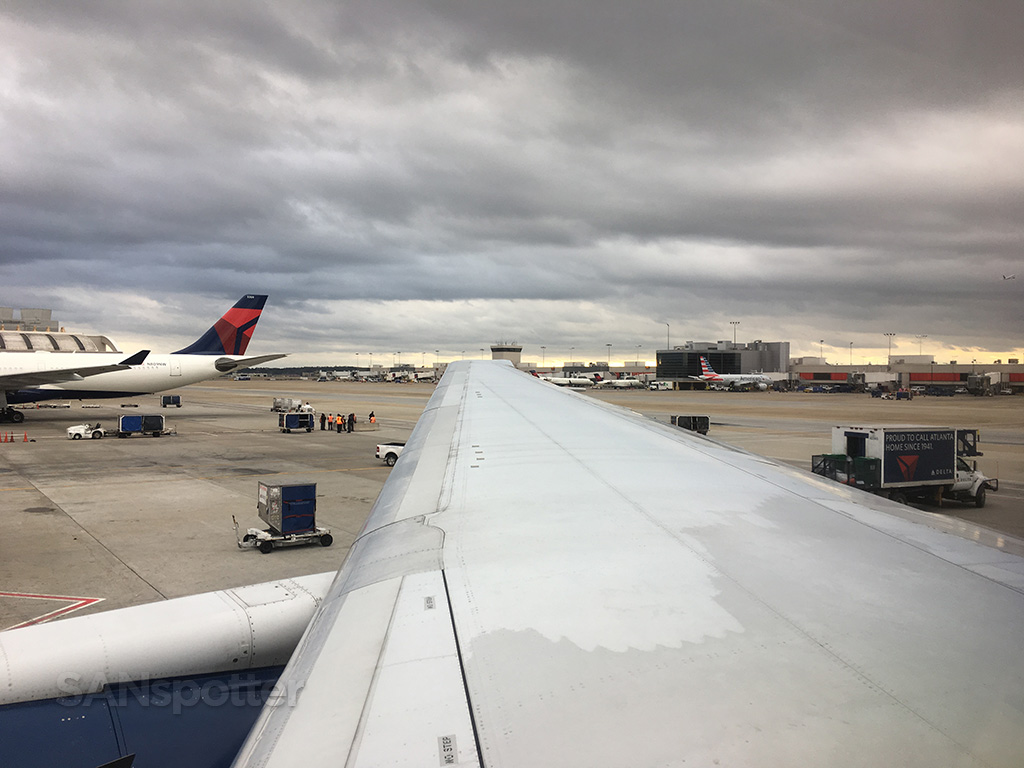 767-400 wing