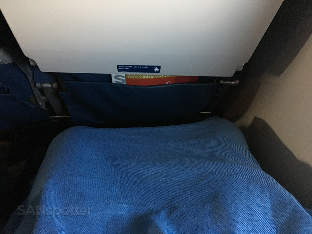 delta premium economy blanket