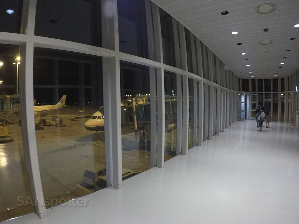 ICN airport jet bridge