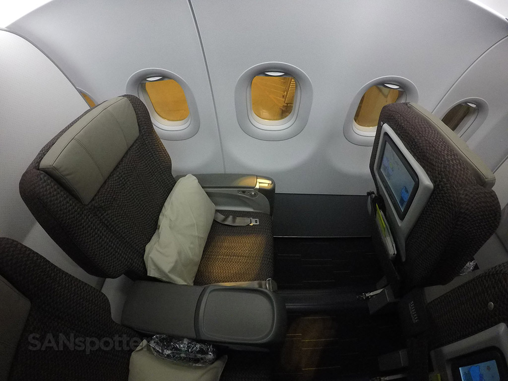 eva air regional business class