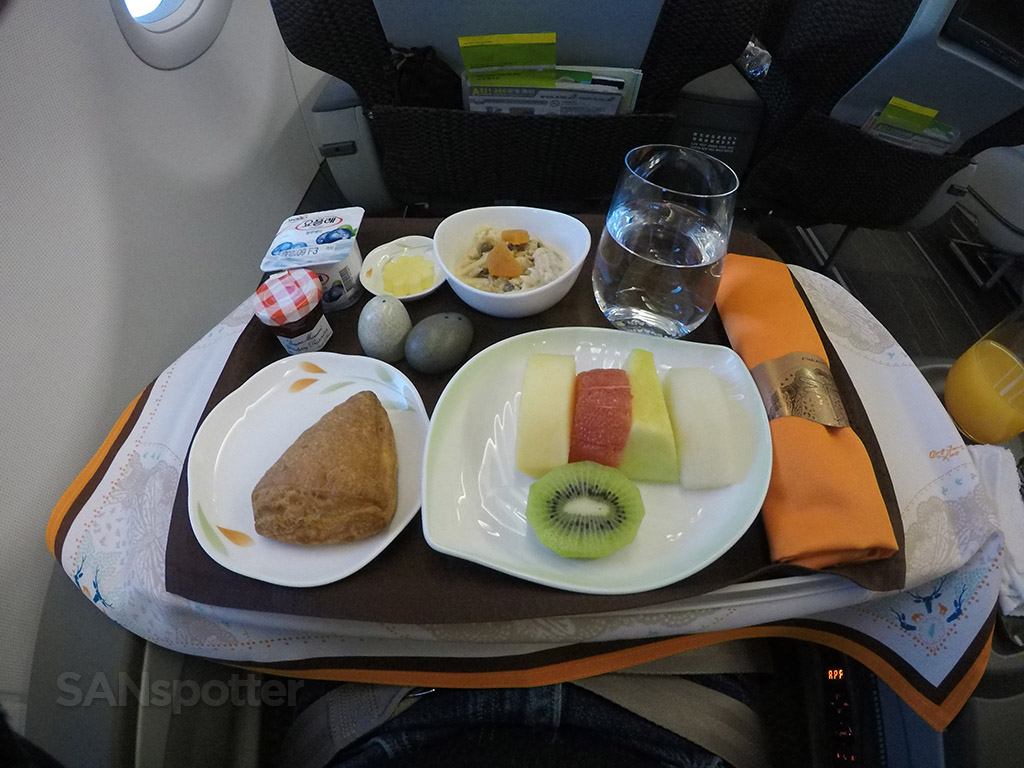 Eva Air regional business class breakfast