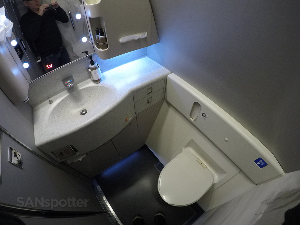 China Airlines 777-300 business class lavatory