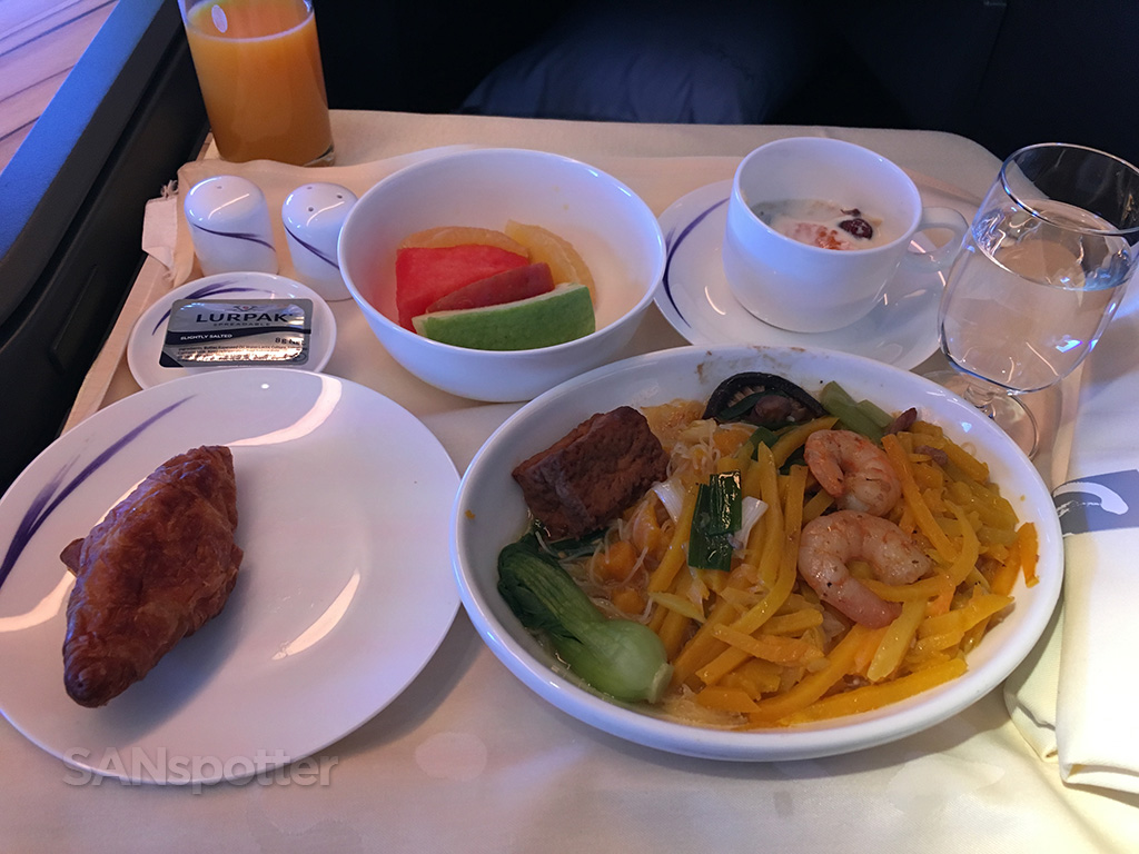 China Airlines business class breakfast