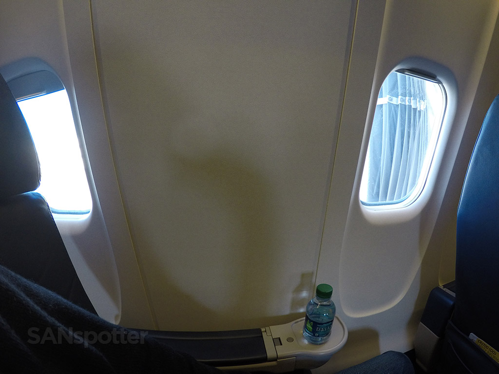seat 3a misaligned window delta CRJ-700
